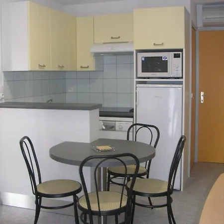 Les Pavillons Du Rooy Apartment *