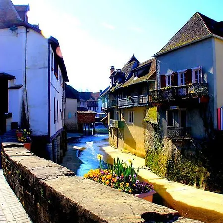 Les Pavillons Du Rooy Apartment